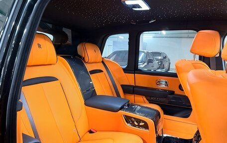 Rolls-Royce Cullinan, 2025 год, 75 800 000 рублей, 12 фотография