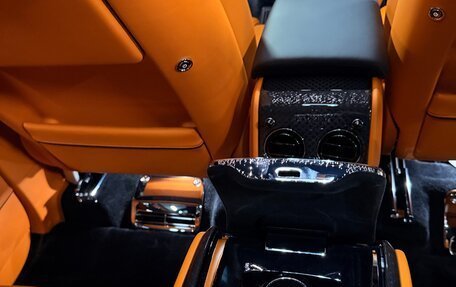 Rolls-Royce Cullinan, 2025 год, 75 800 000 рублей, 15 фотография