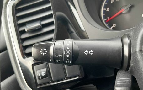 Mitsubishi Outlander III рестайлинг 3, 2020 год, 1 977 000 рублей, 5 фотография