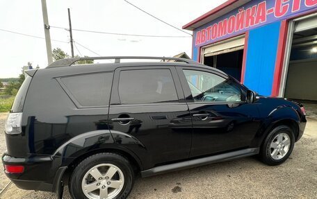 Mitsubishi Outlander III рестайлинг 3, 2011 год, 1 250 000 рублей, 2 фотография
