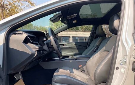 Toyota Camry, 2024 год, 3 700 000 рублей, 5 фотография