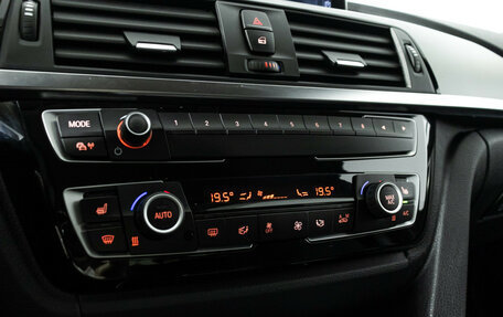 BMW 3 серия, 2018 год, 2 349 898 рублей, 16 фотография