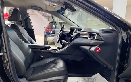 Toyota Camry, 2019 год, 2 950 000 рублей, 20 фотография