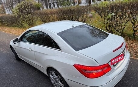 Mercedes-Benz E-Класс, 2011 год, 1 600 000 рублей, 5 фотография