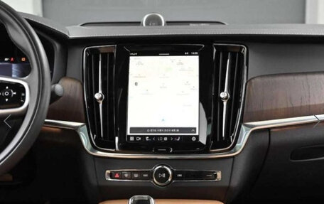 Volvo S90 II рестайлинг, 2022 год, 3 320 000 рублей, 15 фотография