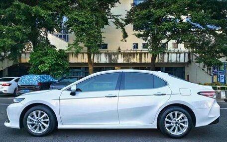 Toyota Camry, 2021 год, 2 500 000 рублей, 4 фотография