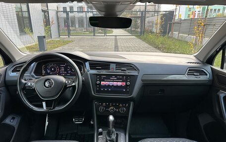 Volkswagen Tiguan II, 2019 год, 2 100 000 рублей, 10 фотография