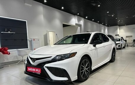 Toyota Camry, 2021 год, 2 689 000 рублей, 1 фотография