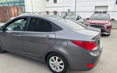 Hyundai Solaris II рестайлинг, 2016 год, 800 000 рублей, 2 фотография