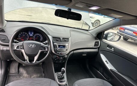 Hyundai Solaris II рестайлинг, 2016 год, 800 000 рублей, 5 фотография