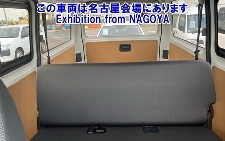 Toyota HiAce H200, 2022 год, 2 095 000 рублей, 3 фотография