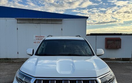 Toyota Land Cruiser Prado 150 рестайлинг 2, 2018 год, 4 900 000 рублей, 2 фотография