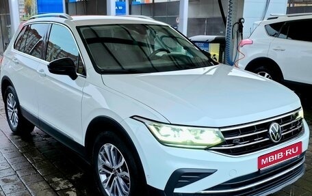 Volkswagen Tiguan II, 2021 год, 2 800 000 рублей, 1 фотография
