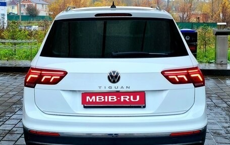 Volkswagen Tiguan II, 2021 год, 2 800 000 рублей, 3 фотография