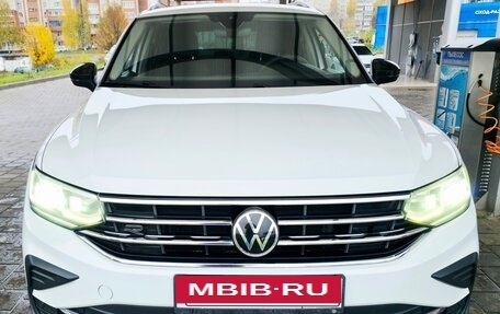Volkswagen Tiguan II, 2021 год, 2 800 000 рублей, 8 фотография