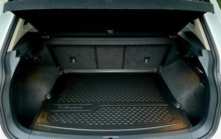 Volkswagen Tiguan II, 2021 год, 2 800 000 рублей, 13 фотография