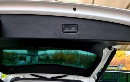 Volkswagen Tiguan II, 2021 год, 2 800 000 рублей, 16 фотография