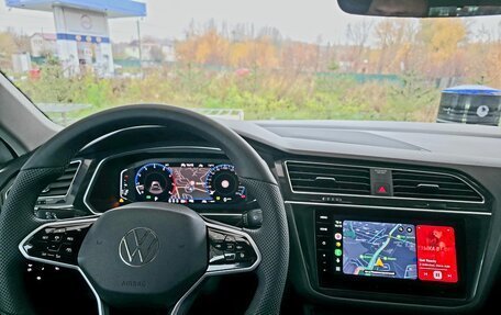 Volkswagen Tiguan II, 2021 год, 2 800 000 рублей, 19 фотография