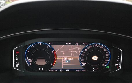 Volkswagen Tiguan II, 2021 год, 2 800 000 рублей, 30 фотография