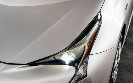 Toyota Prius IV XW50, 2016 год, 1 850 000 рублей, 19 фотография