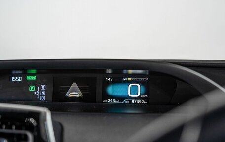 Toyota Prius IV XW50, 2016 год, 1 850 000 рублей, 9 фотография
