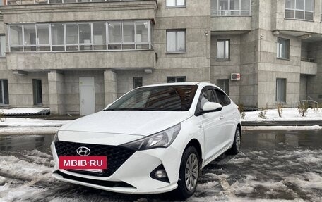 Hyundai Solaris II рестайлинг, 2020 год, 1 000 000 рублей, 2 фотография