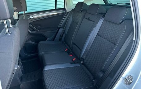 Volkswagen Tiguan II, 2018 год, 2 590 000 рублей, 11 фотография