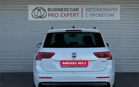 Volkswagen Tiguan II, 2018 год, 2 590 000 рублей, 6 фотография