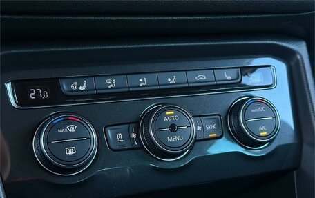 Volkswagen Tiguan II, 2018 год, 2 590 000 рублей, 21 фотография