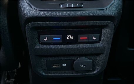 Volkswagen Tiguan II, 2018 год, 2 590 000 рублей, 26 фотография