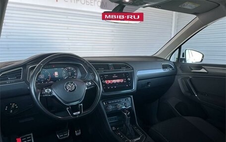 Volkswagen Tiguan II, 2018 год, 2 590 000 рублей, 16 фотография