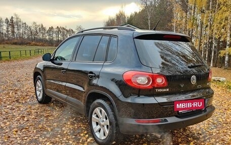 Volkswagen Tiguan I, 2011 год, 980 000 рублей, 4 фотография