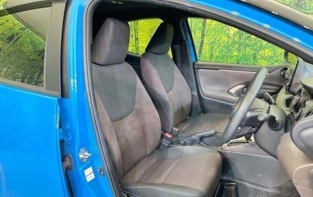 Toyota Yaris, 2022 год, 888 000 рублей, 10 фотография
