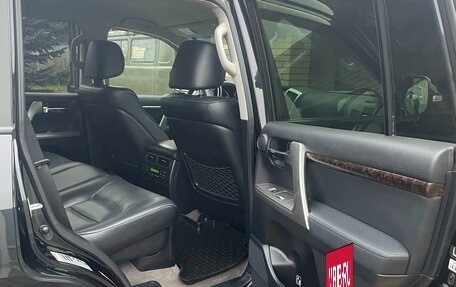 Toyota Land Cruiser 200, 2015 год, 4 150 000 рублей, 3 фотография