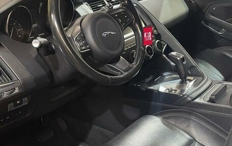 Jaguar E-Pace, 2018 год, 2 850 000 рублей, 13 фотография