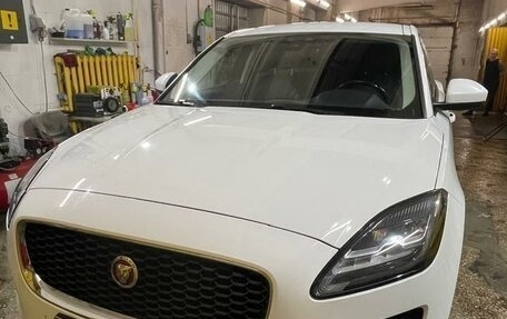 Jaguar E-Pace, 2018 год, 2 850 000 рублей, 14 фотография