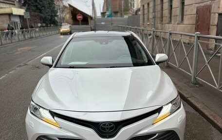 Toyota Camry, 2020 год, 3 425 000 рублей, 2 фотография