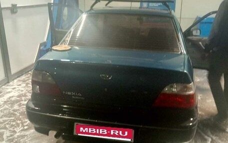Daewoo Nexia I рестайлинг, 2000 год, 100 000 рублей, 2 фотография