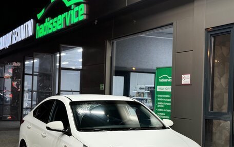 Hyundai Solaris II рестайлинг, 2018 год, 800 000 рублей, 3 фотография