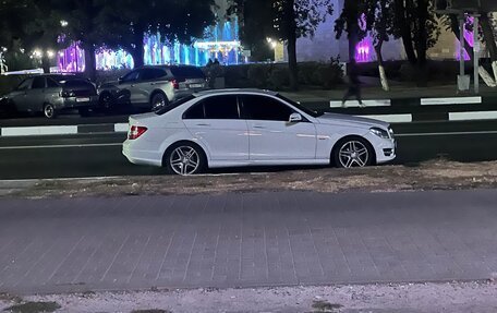Mercedes-Benz C-Класс, 2011 год, 1 250 000 рублей, 1 фотография