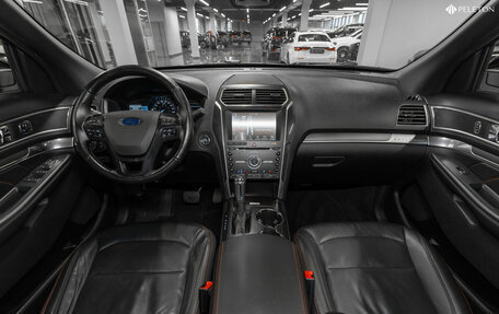 Ford Explorer VI, 2017 год, 2 930 000 рублей, 8 фотография