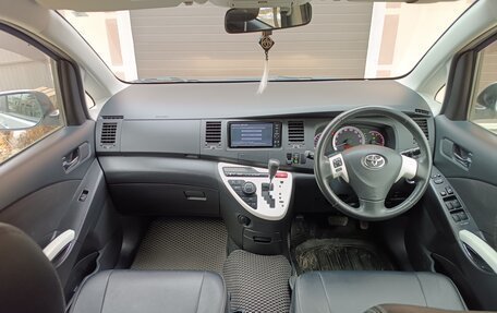 Toyota ISis I, 2012 год, 1 390 000 рублей, 3 фотография
