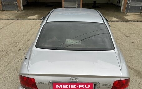 Hyundai Sonata IV рестайлинг, 2005 год, 303 000 рублей, 2 фотография