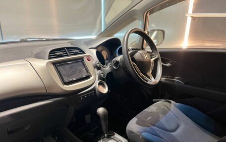 Honda Fit III, 2011 год, 835 000 рублей, 18 фотография