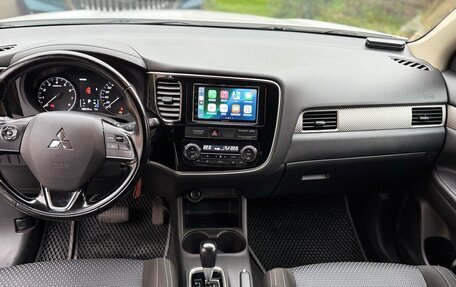 Mitsubishi Outlander III рестайлинг 3, 2016 год, 1 700 000 рублей, 5 фотография