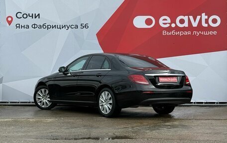 Mercedes-Benz E-Класс, 2019 год, 2 990 000 рублей, 6 фотография