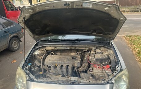 Toyota Avensis III рестайлинг, 2004 год, 480 000 рублей, 4 фотография