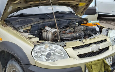 Chevrolet Niva I рестайлинг, 2010 год, 450 000 рублей, 2 фотография