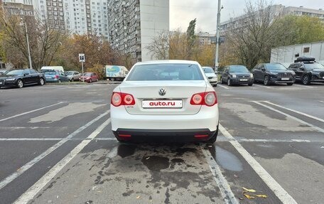 Volkswagen Jetta VI, 2010 год, 680 000 рублей, 2 фотография