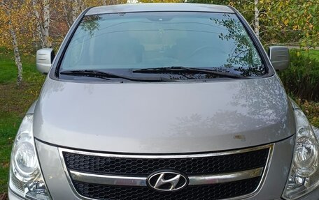 Hyundai Grand Starex Grand Starex I рестайлинг 2, 2011 год, 1 850 000 рублей, 1 фотография